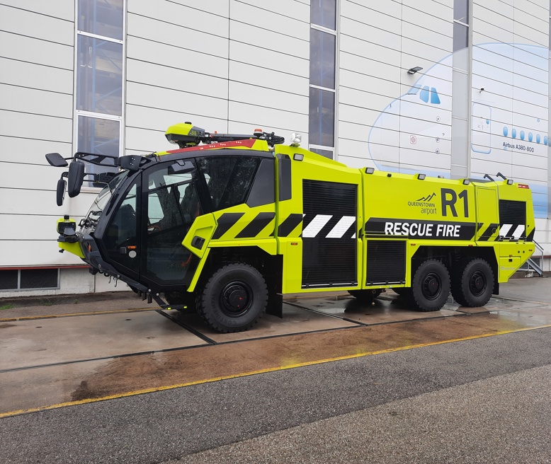 queenstown-airport-s-new-rosenbauer-panther-1